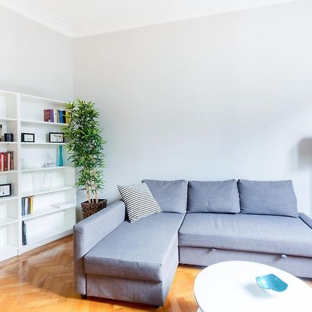 Spacious And Brilliant Apartment In Duomo By Easylife Milão Exterior foto